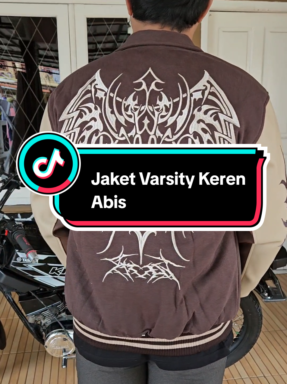 Jaket Keren Jahitan Rapi, Bahannya Juga Oke Cocok Banget Nih Buat Di Pake Nongkrong Atau Motoran Auto Jadi Pusat Perhatian Karna Lu Tampil Keren Pakai Jaket Ini 😎 #jaketvarsity #jaketkeren #jaketmotoran #jaketnongkrong #jaketvarsitykece 