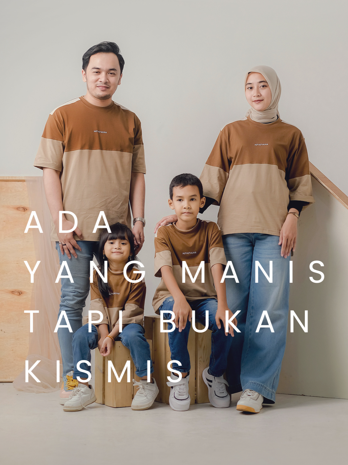 Huma Series! Series pakaian keluarga lain yang bisa dikoleksi untuk mempermanis momen-momen bersama.#bajucouplekeluarga #bajukeluargalebaran #bajukeluarga #familyset #bajulebaran #kaoscouplekeluarga #kaoskeluarga