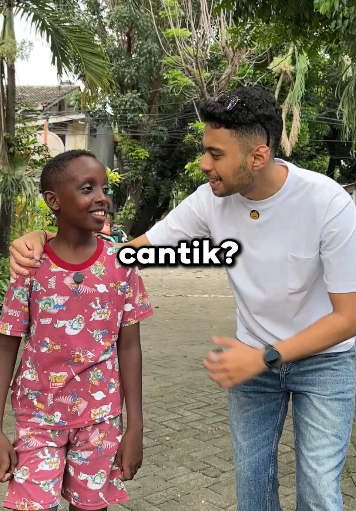 KALIAN PERCAYA MAKNYA BULE ? 😭 #tehsisri #ramadhanbarengsisri #adasisriadacerita @Teh Sisri Official 