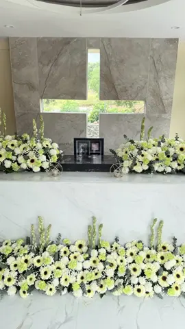 Museleo Flower Set -up #FlowersbyMelchor  #marikinaflowershop #flowershopnearmeflowerlovers #marikinacity #flowerarrangement #tiktokphiliippines #sympathyflowers #sympathy #funeral #condolencetothefamily #family #Love #loyolamemorialpark #Antipolo #CapCut 