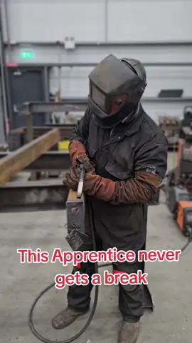 Apprentice welding. #welder #welding #welderslife #fyp #foryoupage #trendy #trendingvideo #apprentice #humor #bestie #creatorsearchinsights 