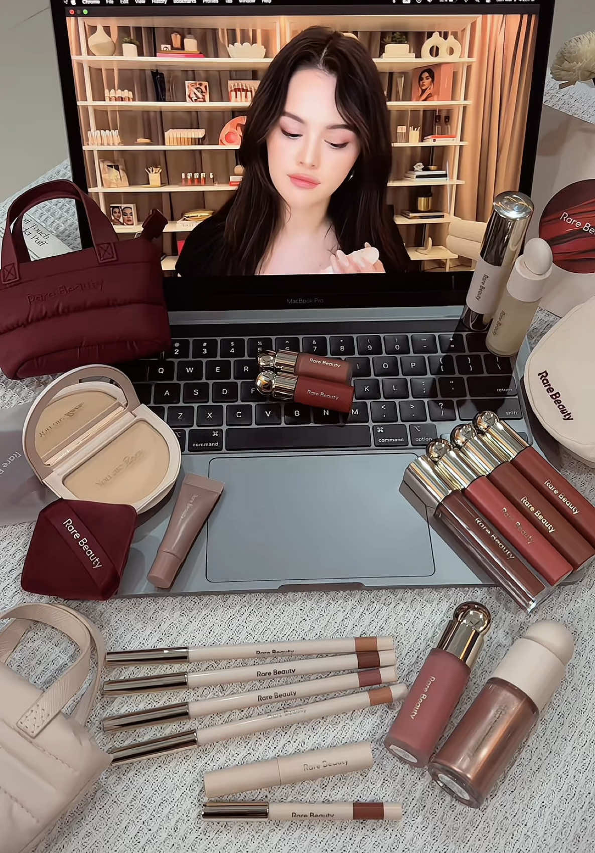 🫶 her energy @Selena Gomez @Rare Beauty  #fyp #rarebeauty #foryou #selenagomez 