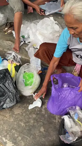 Ubah sampah jadi bisnis  #daurulang #recycle #upcycling #sampahplastik #bisnisanakmuda #bisniskreatif #idekreatif 