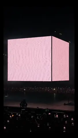 Name a better concert intro…. I’ll wait @BILLIE EILISH #hmhasintro #billieeilish #hmhasbillieeilish #hmhasmelbourne #hmhas #concertintro #fyp #melbourne 
