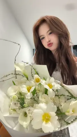 hoa hoè gì chưa ng đẹp? (IG: nganha.203) @Vo Nu Ngan Ha 💋 @Hozii của Hà 💋 @HOZII HAIR SALON 