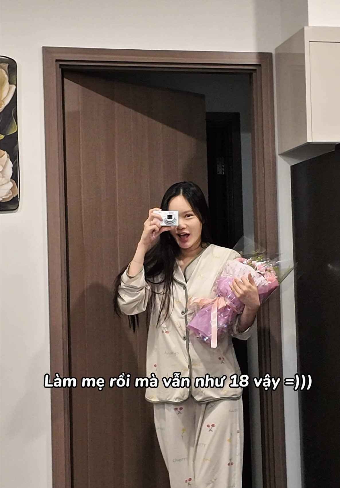 Phấn đấu mỗi nhà sắm cho vợ một cái máy compact là thế giới hoà bình 😂😂 #travaminhh  #xuhuong 