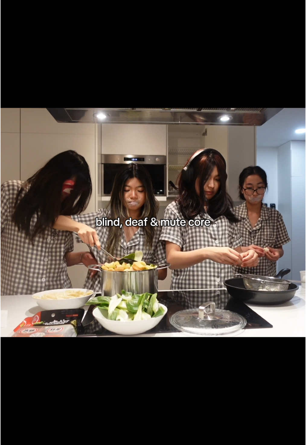 ဒီ Full Vlog လေး YouTube - Elena Bliss မှာသွားကြည့်လို့ရပြီနော်💗 #fyp #foryou #vlog_by_elena #friendshipgoals #internationalstudent #finland #bff #blinddeafmutechalllenge #challenges #friendschallenge 