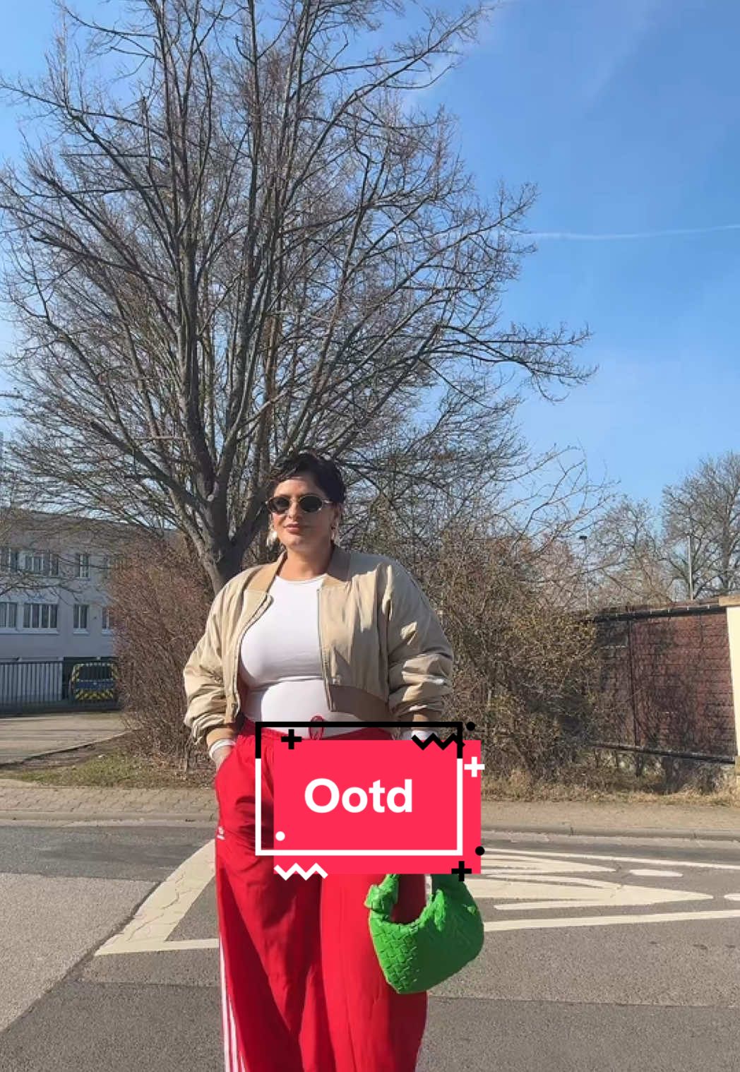 Happy Sunday ☀️ #fit#fitcheck#outfit#trackpants#adidastrackpants#curvy#midsize#curvytiktok#curvyoutfit#f#fyy#fürdich#curvyfashion 