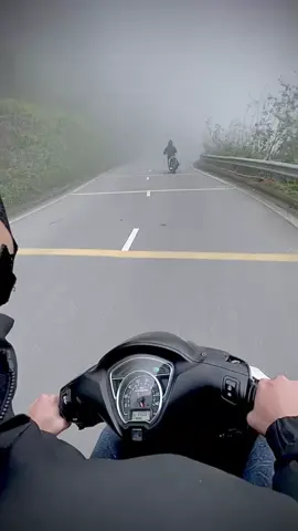 Nhạc Sapa nhưng cảnh ở BAVI 🤣 9/3 ai có gặp 3 em trên đỉnh ko nhỉ 😇