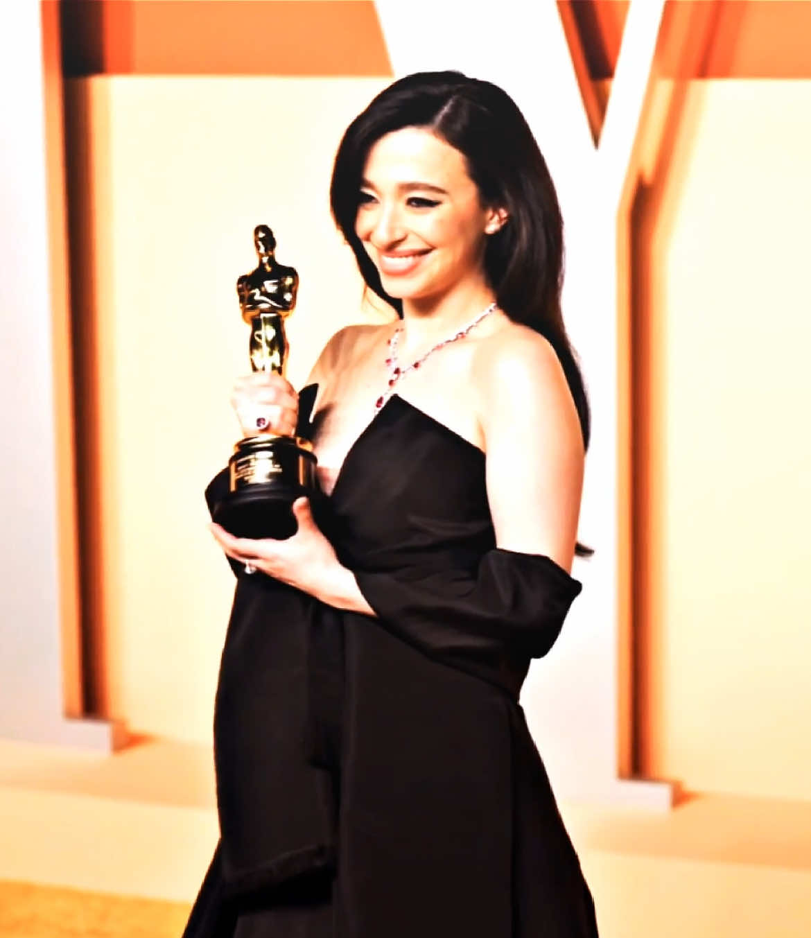 her name has finally been said 👏🏻 #mikeymadison #Oscars2025 #fyp #demimoore #filmindustry #foryoupage #awards #actress #moviesedit #anora #thesubstance #ceremony #viral 