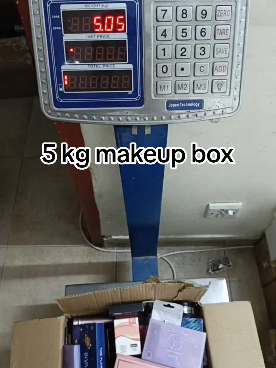 makeup box 5 kg demo #makup #cosmatics #kg #ukcollection 