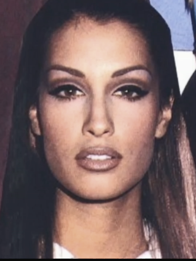perfect face and body, yasmeen ghauri 🤌🏼🤌🏼🤌🏼 #yasmeenghauri #mogged #darktriad #edit #SuperModel #modelfashion00s #90s #face #body #perfect #simetria #jawline #zygoma #hard 
