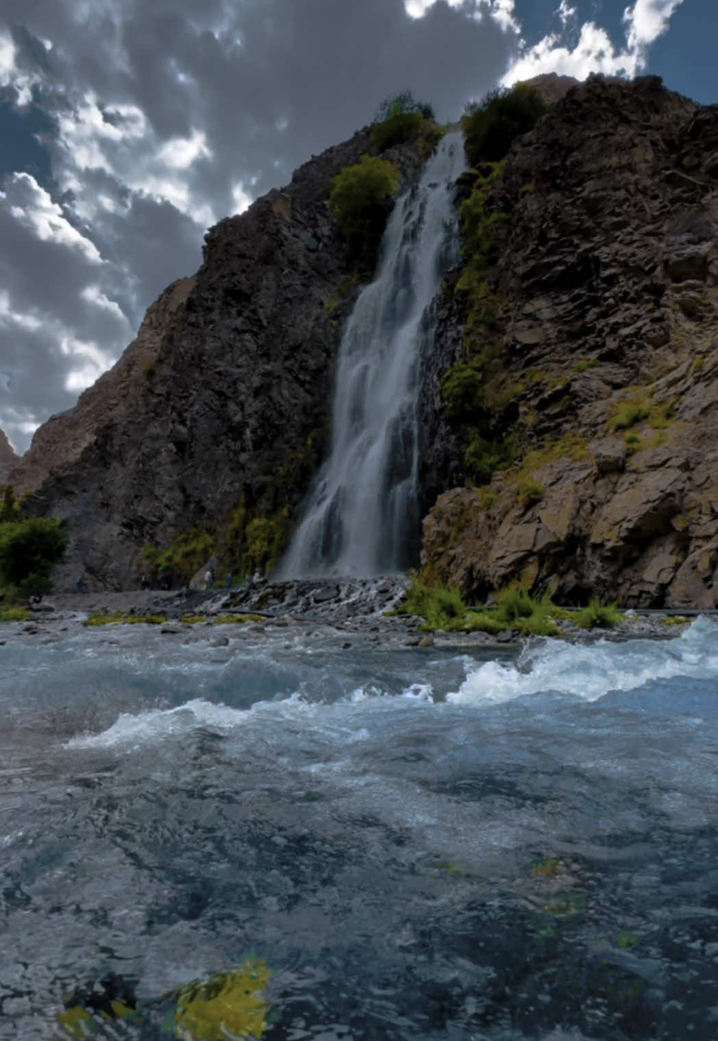 منٹھوکا واٹرفل سکردو  ♥️🇵🇰 Beautiful Skardu #laeeqabbas #mountains 
