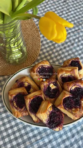 Made these amazing blueberry and cream cheese danishes #baking #flowers  