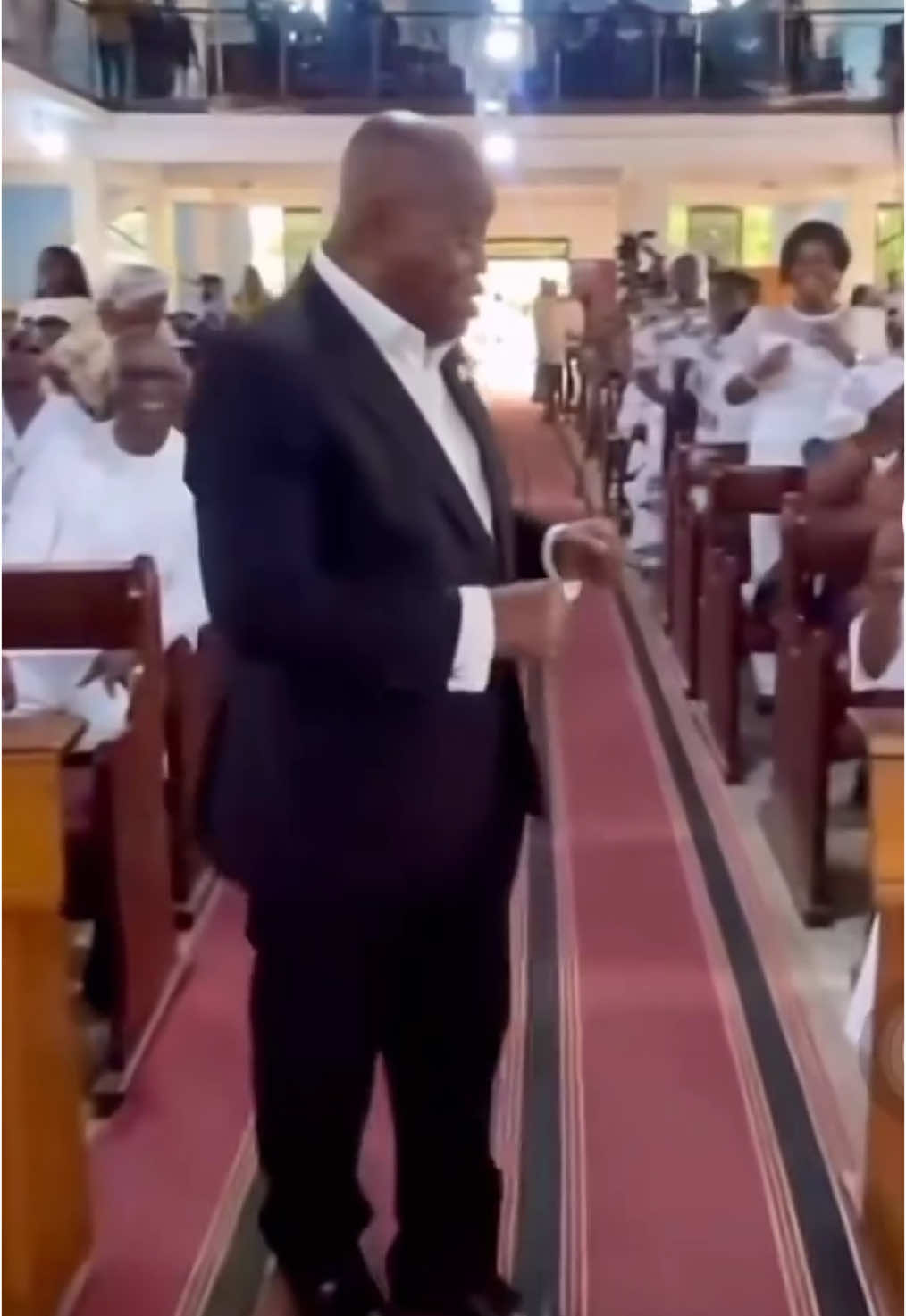 Former President Nana Addo Dankwa Akufo-Addo displayed his dance skills during the 60th remembrance celebration of the late J. B. Danquah, which took place in Kyebi in the Eastern Region. #fyp #blissconnecttv #foryoupage❤️❤️ #fyppp #viral_video #ghanatiktok🇬🇭 #ghana #foryoupage❤️❤️ 
