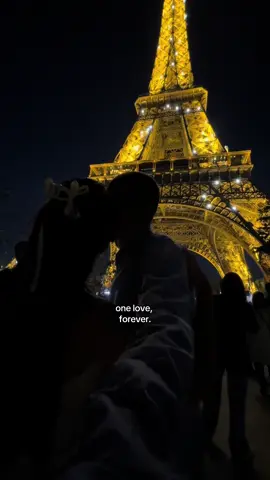 my person 💌 #fürdich #foru #boyfriend #loveyou #couplegoals #couple #couplegoal #mymanmymanmyman #loyal #oneloveoneheart #paris #eiffeltower 