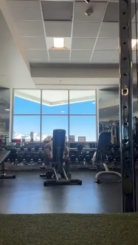 working out with this view #GymTok #springbreak #colorado #gym #fyp 