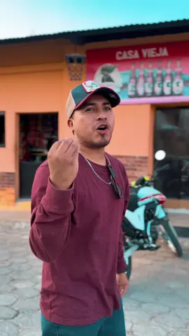 Cuando consientes a tu mejor amiga JAJAJA #condorgt #humor #comedia 