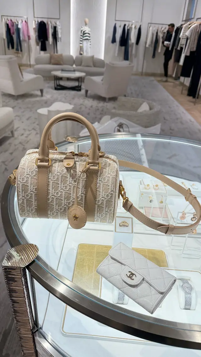 lifeeeeeee #fyp #foryou #foryoupage #Lifestyle #luxurylifestyle #girlythings #girlytok #girly #aesthetic #photodump #shopping 