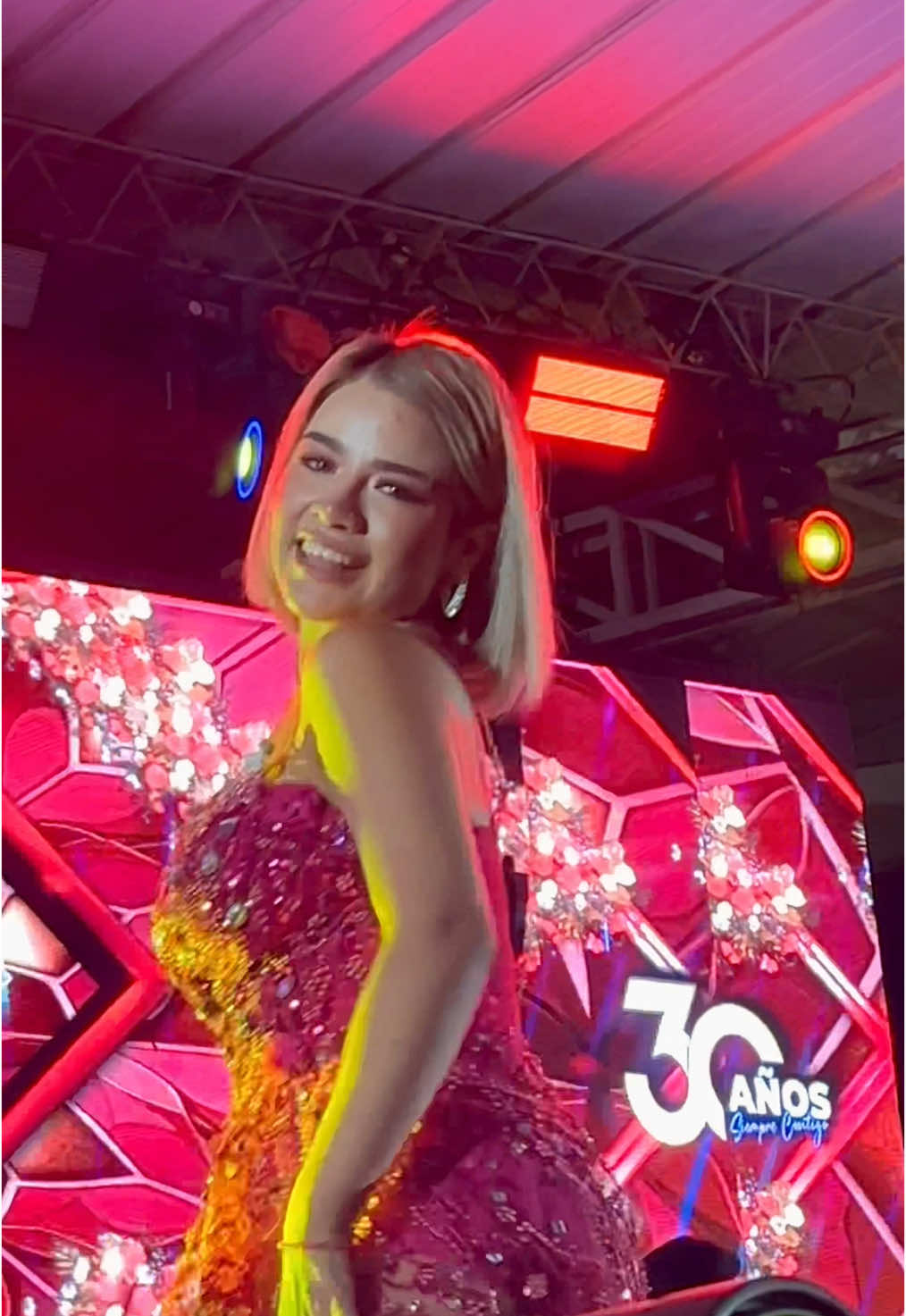 LA MUÑEQUITA DE PORCELANA DE LA CUMBIA PERUANA @Mackeily Lujan  🥰😍❤️ #viral_video#peru🇵🇪#mackeilylujan #bellaluz #piura #2025