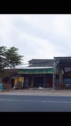 yang butuh tempat usaha dan untuk tempat tinggal di sewakan/kontrakan ruko taunan ukuran 7x12 lokasi JL magelang purworejo km 14 pinggir jalan provinsi *tanpa perantara minat DM bolo  #sewatempat  #kontrakanmagelang  #tempatusaha  #magelang24jam  #property  #usahasendiri 