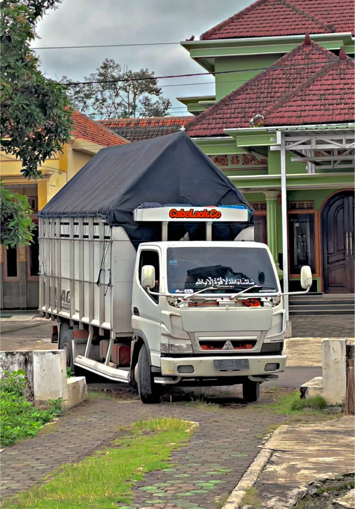 Semoga hajat kita di Ramadhan ini terkabul aminnn 🌹🍃 . . . #Herextiktok #fyyyp #berandatruk #truklintas #truckganteng #truckhits #truckindonesia #canteridaman #cantermania #trukhedon #truckherex 
