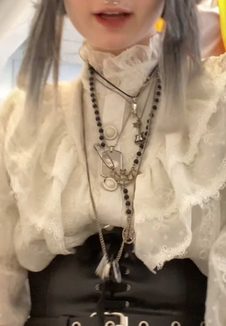 yerp yerp yerp || featuring my totally nonchalant and non-chaotic background dancers : @𝖤𝖽𝖾𝗋𝗇😽 & @Papaya ᡣ𐭩 ( PEYS WIFEIEKKF ) || @miss greasy foot licker || tags:#akutagawa #akutagawaryunosuke #akutagawacosplay #bsd #bungostraydogs #bsdcosplay #cosplay #viral #fyppppppppppppppppppppppp 