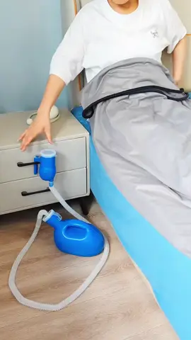 Are you tired of constantly worrying about accidental leaks and messy cleanups Say goodbye to those worries with our new silicone urine collector! Perfect for the elderly, bedridden, and paralyzed individuals, this leak-proof urinal and urine collection bag will make their lives so much easier.