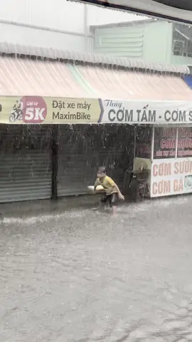 đôi khi chỉ muốn nhỏ lại vì vết thương ở đầu gối mau lành hơn vết thương trong lòng #xhtiktok#xuhuong 