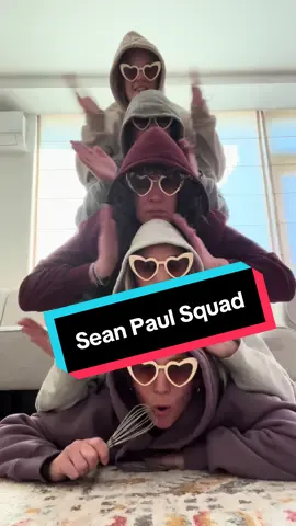 How old were you when you danced to this song? We? Old enough to know all the lyrics…💀😂 #girlssquad #thowbackvibes #chaoticdancemoves #brillenoffbrainsoff #seanpaulchallenge #funnydancetiktok #fyp #temperature 