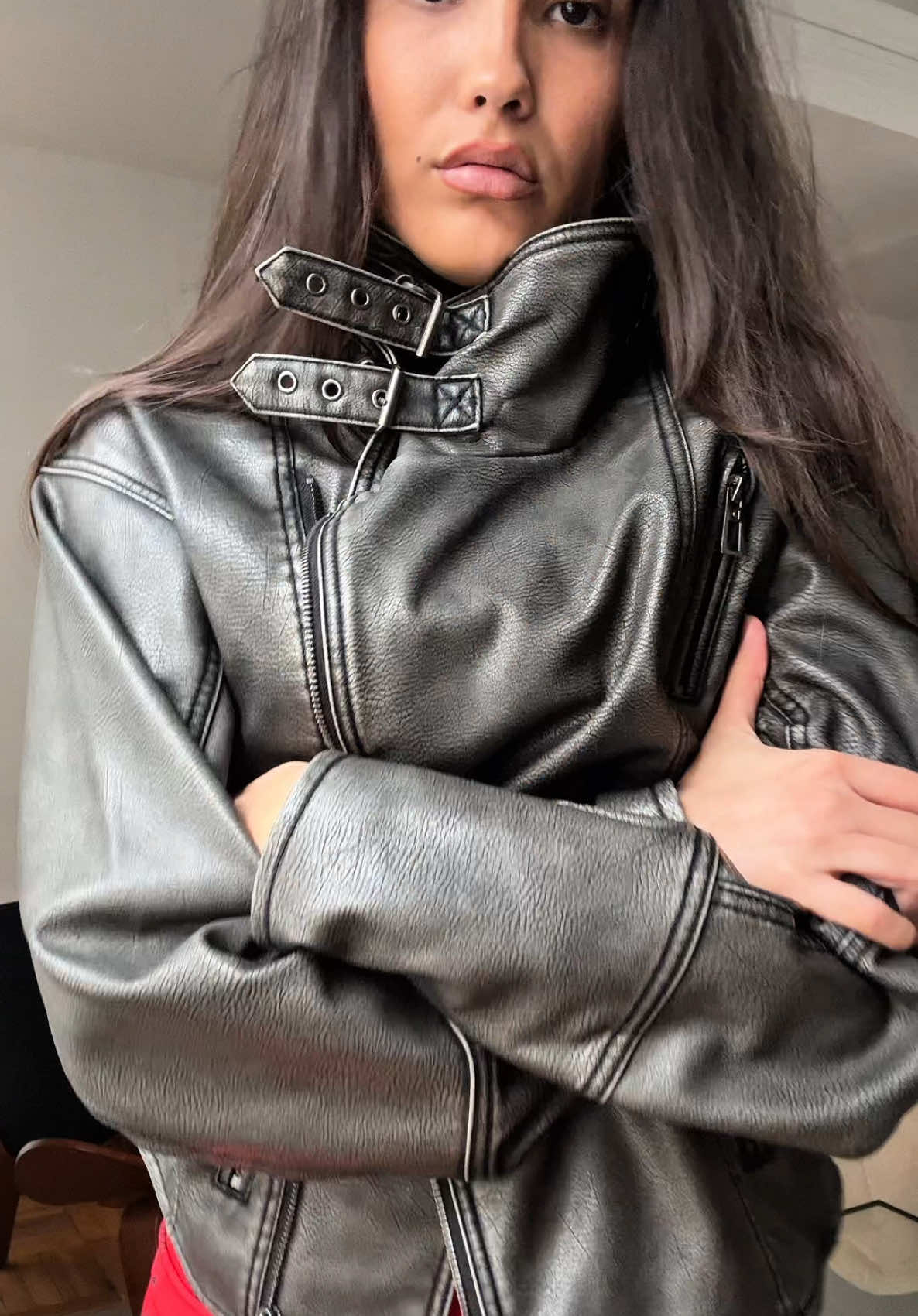 A touch of red with SS25 by @Desigual 