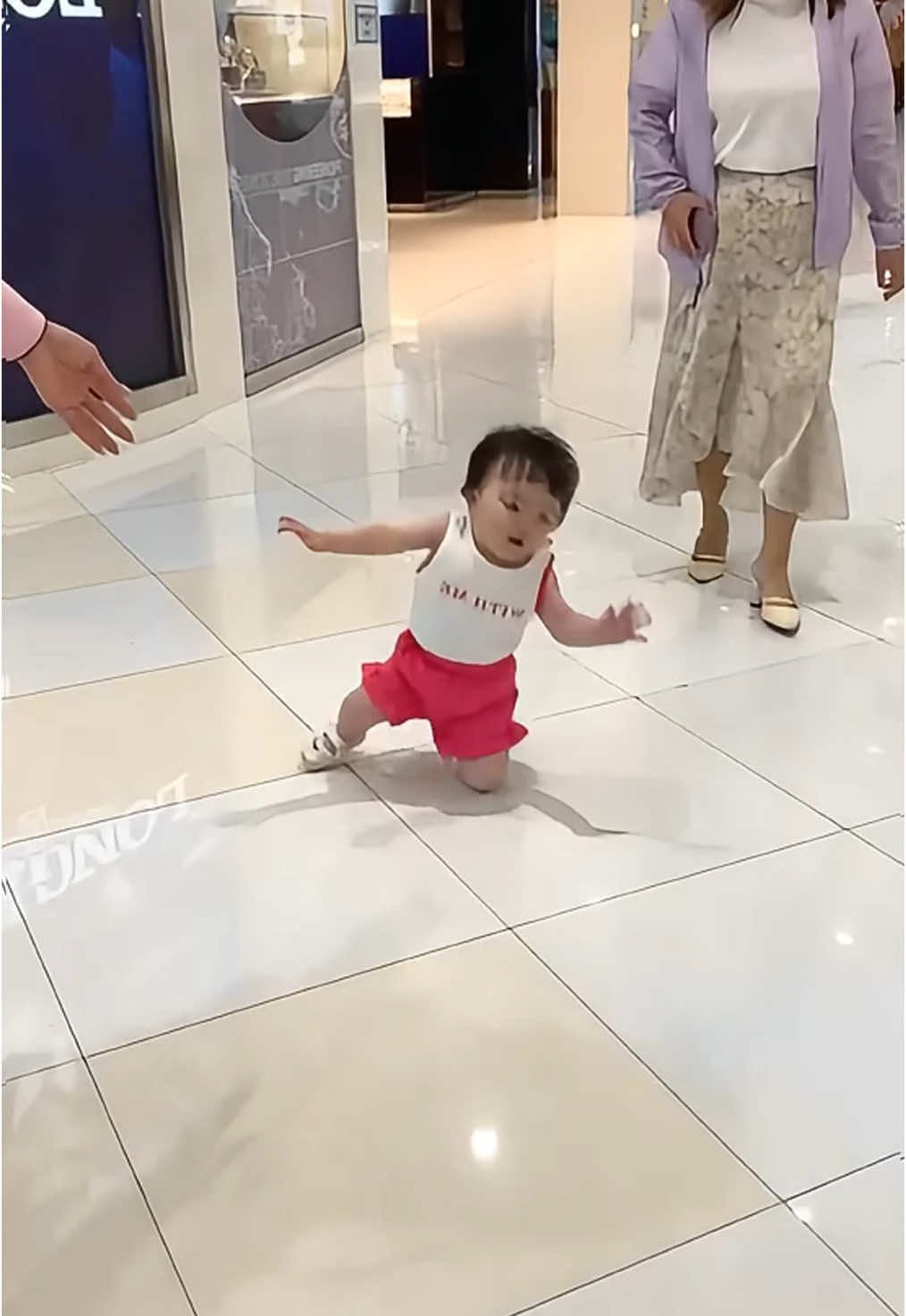 The baby‘s knee is injured🤕#babyneeds #babythings #babystuff #baby #fouryou 