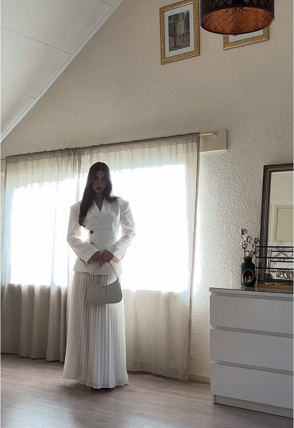 It’s been a long time since I did a video like this! 🦢🤍 #classystyle #elegantfashion #oldmoney 