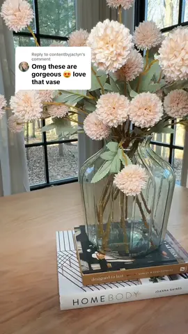 Replying to @contentbyjaclyn  These floral stems look amazing in so many different vases & come in so many different colors! #florals  #tiktokmademebuyit #tiktokmarketplace #tiktokshop #fauxflowers  #flowers   #spotlightfinds #TikTokShopSpringGlowUp #TikTokShopTrendingFreshFinds #SpringIntoAction #TTSLevelUp #SpringTok