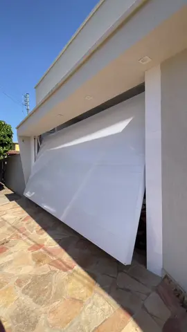 🌟🚪 Transforme seu espaço com o Portão Basculante Branco no Lambril Liso 🚪🌟 Estamos empolgados em apresentar mais uma obra concluída pela JS Esquadrias e Vidros Temperados! Confira o incrível acabamento que o portão basculante branco no lambril liso traz para qualquer ambiente: 🔧 Portão Basculante Branco no Lambril Liso: Elegância e funcionalidade em cada detalhe. ✨ Acabamento Premium: Toque sofisticado e moderno. 🌟 Design Versátil: Perfeito para qualquer estilo de construção. O portão basculante branco no lambril liso oferece: 🏠 Estética Moderna: A beleza do branco com linhas limpas transforma qualquer espaço. 🔩 Versatilidade: Ideal para garagens, áreas comerciais e residenciais. 🏗️ Durabilidade: Estrutura em alumínio de alta qualidade que garante longevidade. 🎥 Assista ao vídeo e veja como esse acabamento incrível pode elevar o seu projeto a um novo nível de sofisticação e charme. 📩 Entre em contato conosco para saber mais sobre nossas soluções em esquadrias e vidros temperados. #JSEsquadrias #VidrosTemperados #PortãoBasculante #LambrilLiso #Alumínio #DesignDeInteriores #Arquitetura #Construção #Inovação #Qualidade #Estilo #Decoração