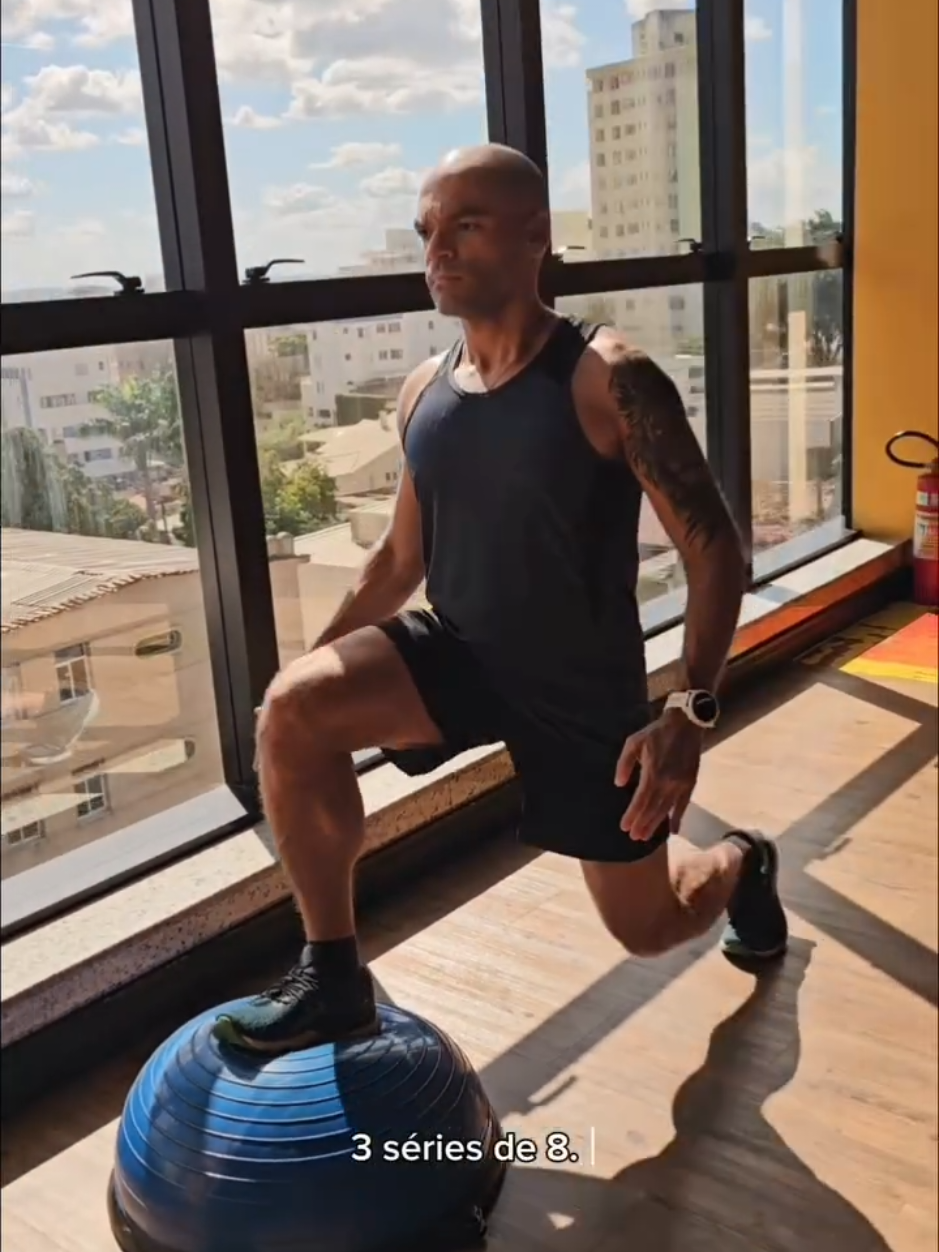 Você faz trabalho de fortalecimento muscular? Quer saber como evitar a canelite? Assista até o final, principalmente os 2 últimos exercícios, que não são muito conhecidos. . . . #canelite #corrida #corridaderua #corredores #maratona #meiamaratona #workout #workoutmotivation #workoutroutine #workoutvideos #run #Running #runningman #runnersofinstagram #runningmotivation #treinamento #training #trainingday #funcional #functionalfitness #treinofuncional #crossfit #crossfitbrasil #Fitness #fitnessmotivation #saude #emagrecimento 