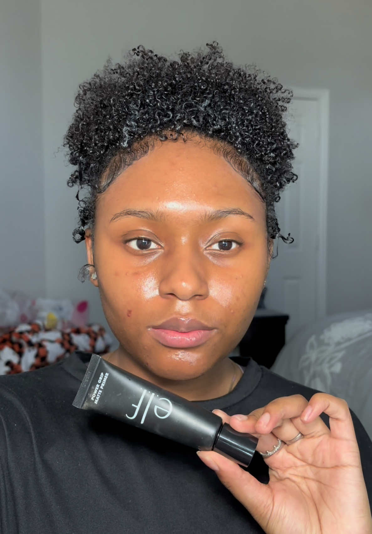 a monday glam 💐💕 hope yall have a great day !!  products used: elf power grip matte primer  elf lamination brow gel  it cosmetics cc+ cream neutral rich  too faced concealer ( chestnut & warm sand)  saie sun melt bronzer in deep bronze  juvias place cream blush in pinch me  huda beauty concealer in candied ginger  charlotte tilbury pressed powder 2 medium  one size translucent powder  sephora collection pressed powder in toffee  juvias place volume 4 powder blush  sephora collection lip liner in molasses  made by mitchell cupid case muted nudes ( warning you)  made by mitchell lip gloss in star girl @e.l.f. Cosmetics @IT Cosmetics @Too Faced @Saie @Juvia’s Place @Sephora Collection @sephora @madebymitchell #makeup #grwm #grwmroutine #grwmmakeup #makeupgrwm #browngirl #browngirlmakeup #softglammakeup 