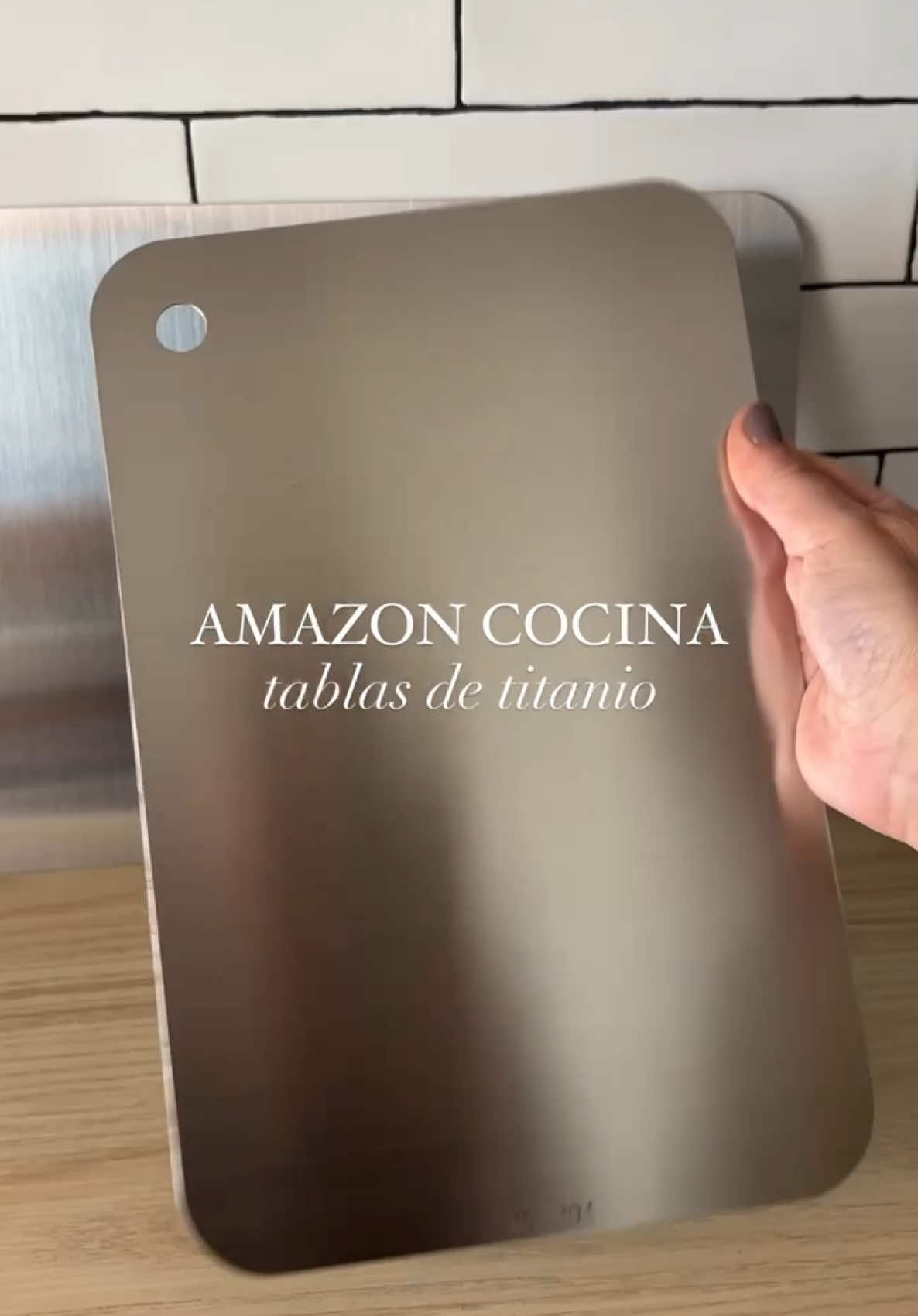 💛 TABLAS DE CORTAR DE ACERO INOXIDABLE 👍 Estas tablas son muy higiénicas ya que no pueden albergar bacterias, son fáciles de limpiar, son de doble cara y ocupan poco espacio porque son muy finas. Vienen en dos medidas para cubrir todo tipo de necesidades.  👉 Si te interesa puedes encontrar el enlace en mi web laordenada.com FAVORITOS COCINA #hogar #Home #orden #limpieza #HogarLimpio #cocina