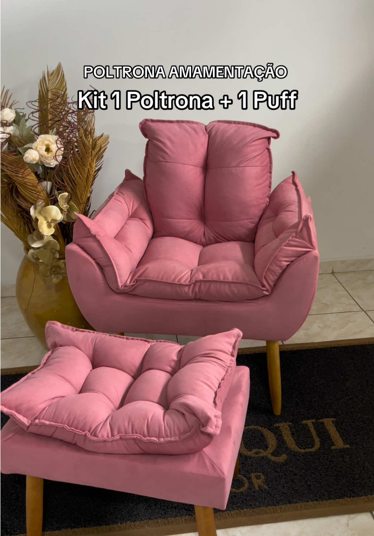 Sabe aquele toque de conforto e estilo que faltava na sua casa para o momento da sua amamentação? Acabou de encontrar! 💛 Transforme seu espaço com o Kit 1 Poltrona + 1 Puff Opala Pés Palito da Balaqui Decor. Conforto e elegância em um único combo para deixar sua casa ainda mais aconchegante nos momentos especiais com o seu bebê!  Acesse o SITE disponível no link da BIO e aproveite  #balaquidecor #poltrona #puffopala #péspalito #conforto #estilo #decoração #móveis #estofados #amamentação #poltronaamamentacao #maes #maternidade 