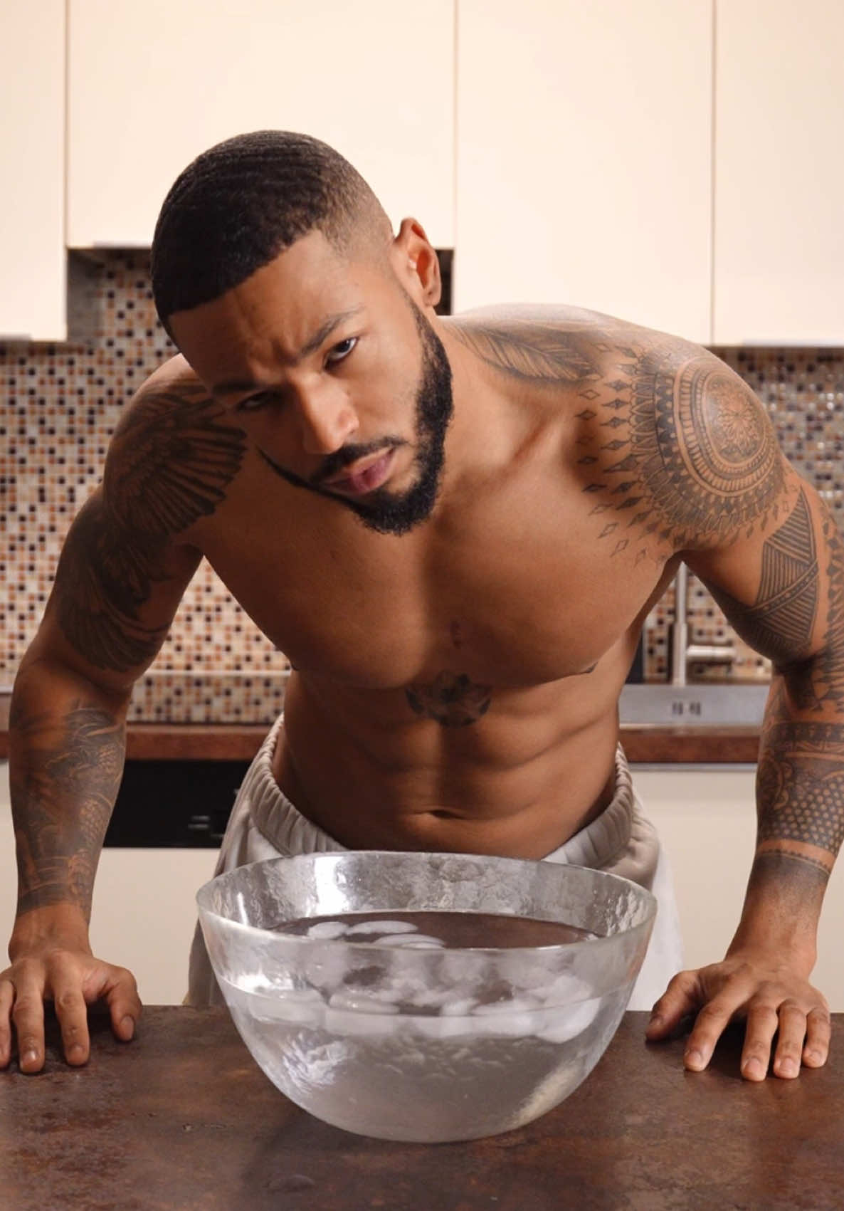 I thought being talented was enough. That’s why I always felt I was falling short of my potential. Until I truly understood that strong habits beat talent. That’s when everything changed in my life. If you’re a successful man who wants to be fit, sharp, and desired—and you’re ready to unlock your full potential, DM me “GLOW” for a chance to be selected for 1:1 coaching #Fitness #gym #workout #fitnessmotivation #fit #motivation #bodybuilding #training #health #fitfam #miami #Lifestyle #losangeles #gymmotivation #instagood #coach #muscle #exercise #weightloss #fitnessjourney #wellness #instagram