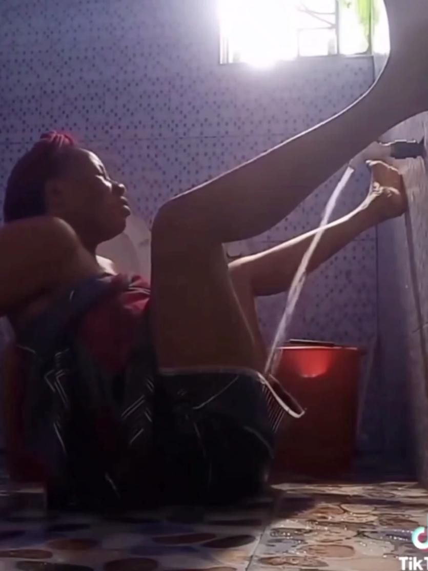¿y mi mujer porque hace eso en el bañó? #baño
