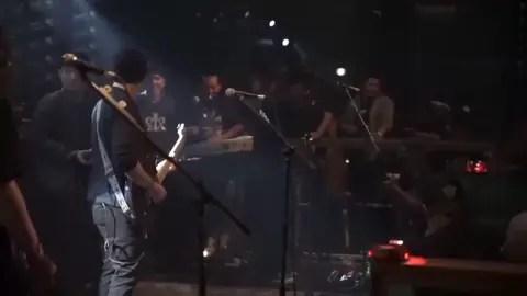 ANDRA AND THE BACKBONE - LAGI DAN LAGI #andraandthebackbone #lagidanlagi #minqjakarta #rockalternative #music2000 #andraramadhan #hardrock #stevieitem #mtvindonesia #postgrunge #indohits #bandindolegend #poprock #fyp 