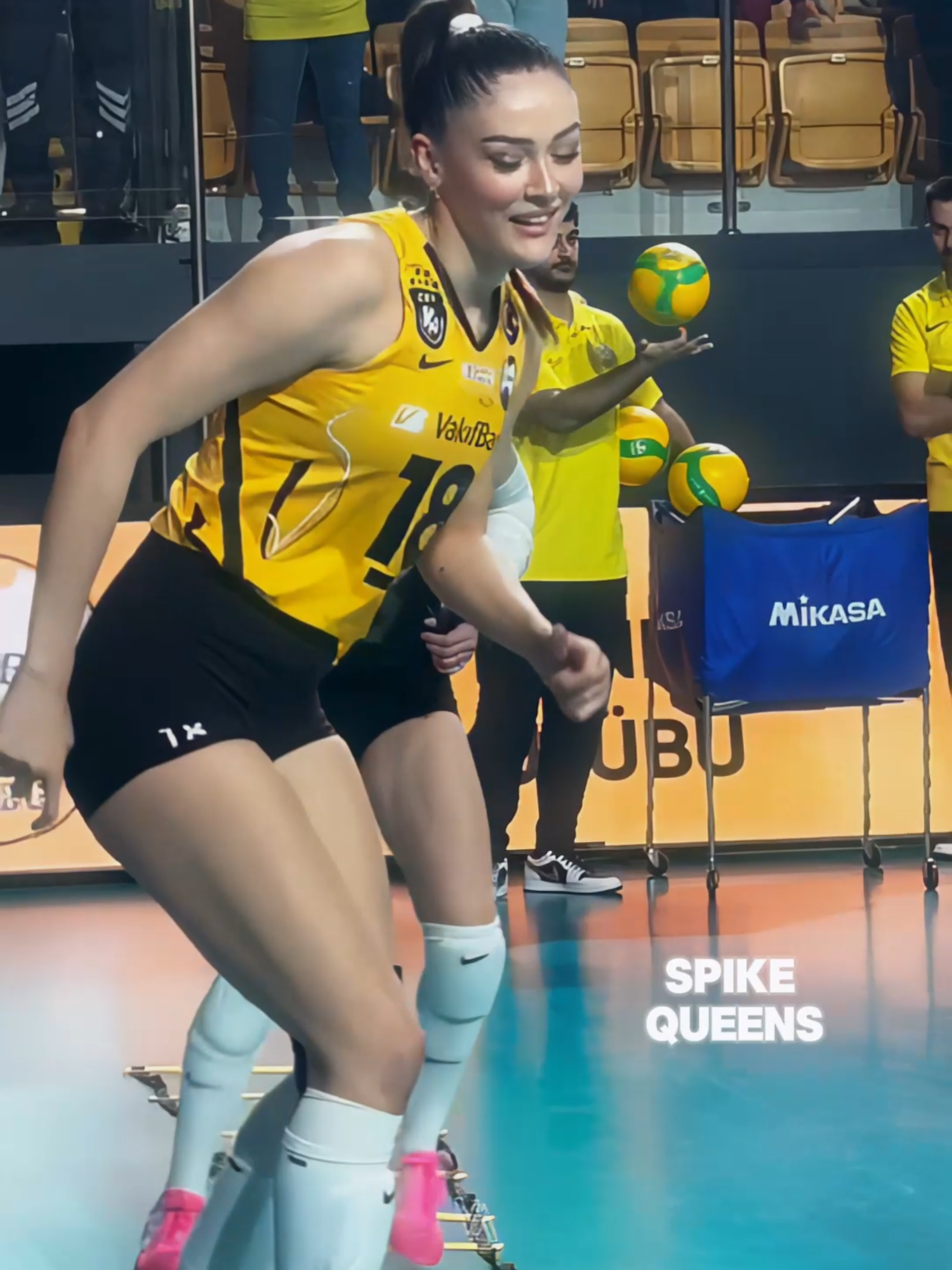 💖 Breathtaking 🔥 #zehragunes #gunesvolleyball #zehragunesvolleyball #warmup #volleyballtraining #womeninsports #vakıfbanksk #strengthandconditioning #volleyballgirl #volleyballbeauty #fitnessgoals #zehragüneş #turkeyvolleyball #tallgirl