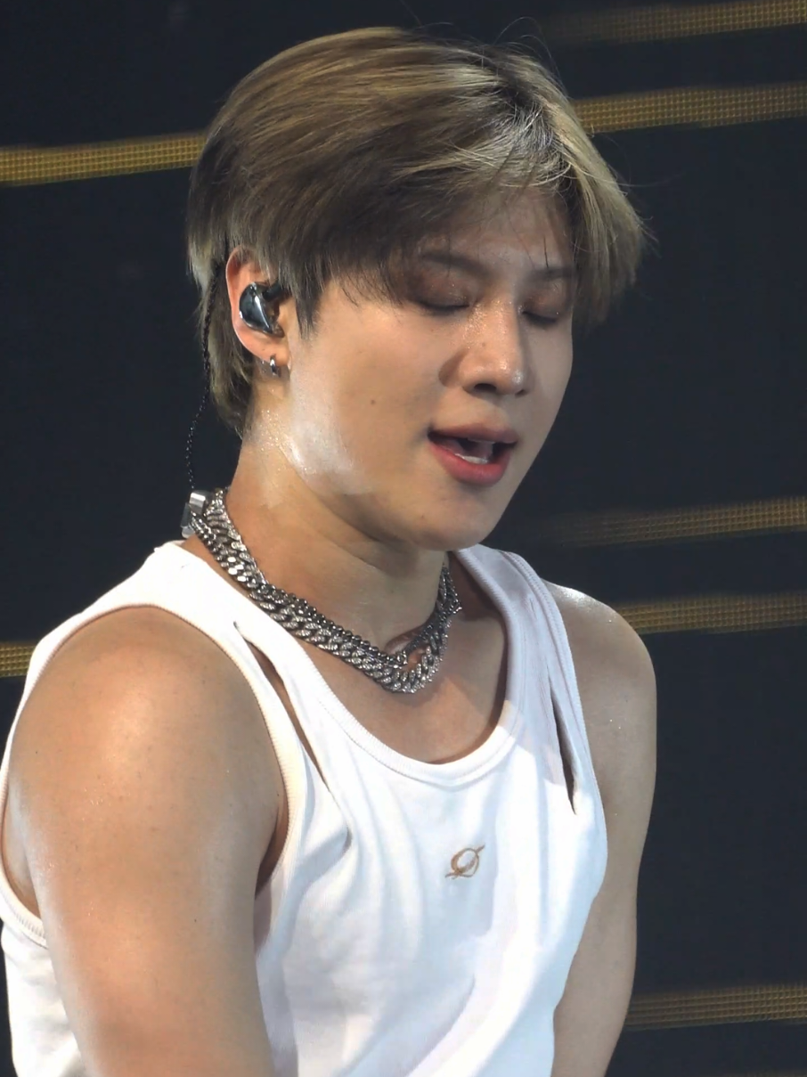 Taemin you've crushed it in London!! can't wait for you to come back in a bigger and Better venue 🤍 @TAEMIN  #taemin #taeminshinee #leetaemin #taemintour #taeminlive #ephemeralgaze #taeminlondon #shinee #shawol #livemusic #concerts #concertvideo #taeminfancam #concerttok #kpop 
