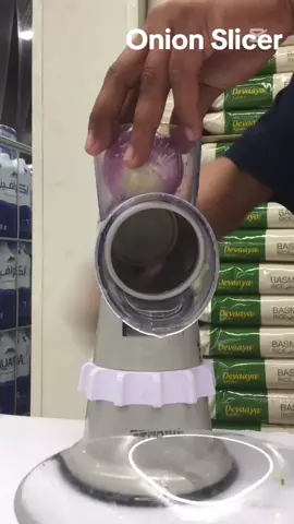 Amazing Onion Slicer #fyp #kitchentool #kitchengadget #onionslicer #fypシ #manualvegtableschopper #viralvideo #skills #fytrending #trendingvideos #viral #vegetablechopper 