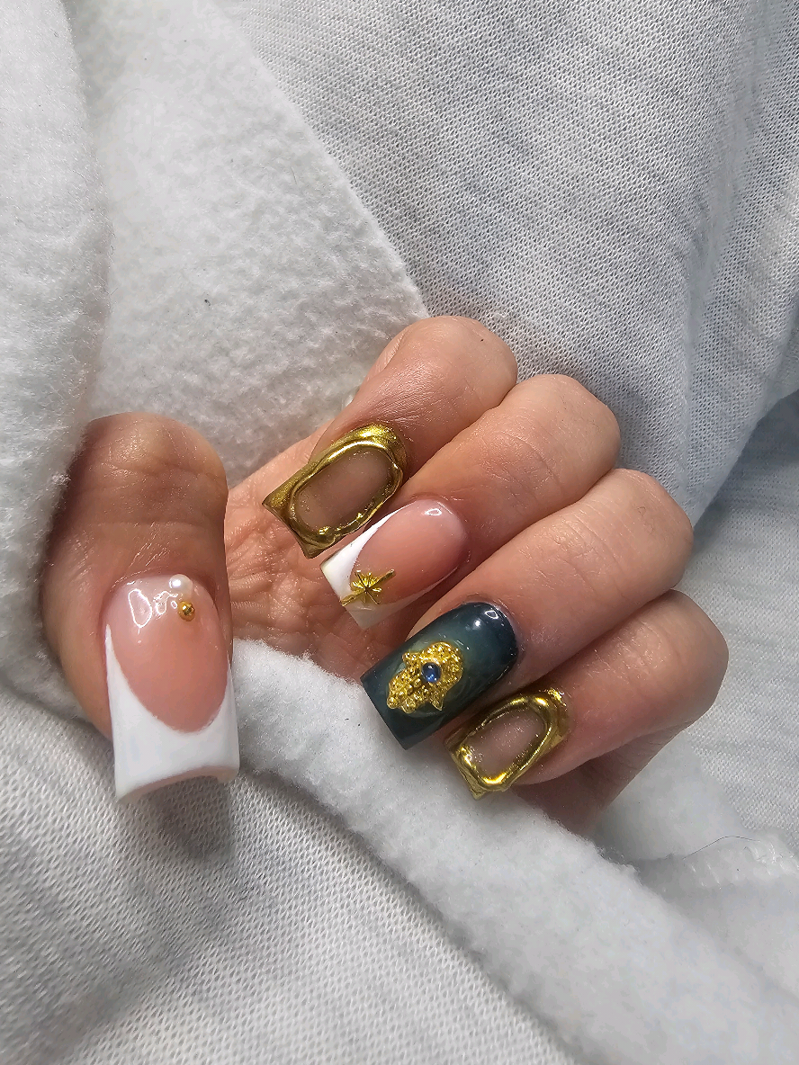 Out of my comfort zone, but absolutely in loveeee with them! @BAMBOLA NAILS 💅🏽🎀  #nails #transition #trending #fyp #nailart 