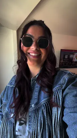 The Queen @Dolly Parton  #gingham #Summer #testival#c2c #outfit #outfitinspo #vegas #vegastiktok #red #ukplussize #size16 #size16style #country #western #cowboy #ukcountry #ukwestern #cowgirlboots #cowboyhat #cowgirlhat #westernfashion #cowboyboots#outfitoftheday#outfitinspiration#dollyparton#fringe#denim#dolly #dollypartontiktok #dollypartonchallenge 