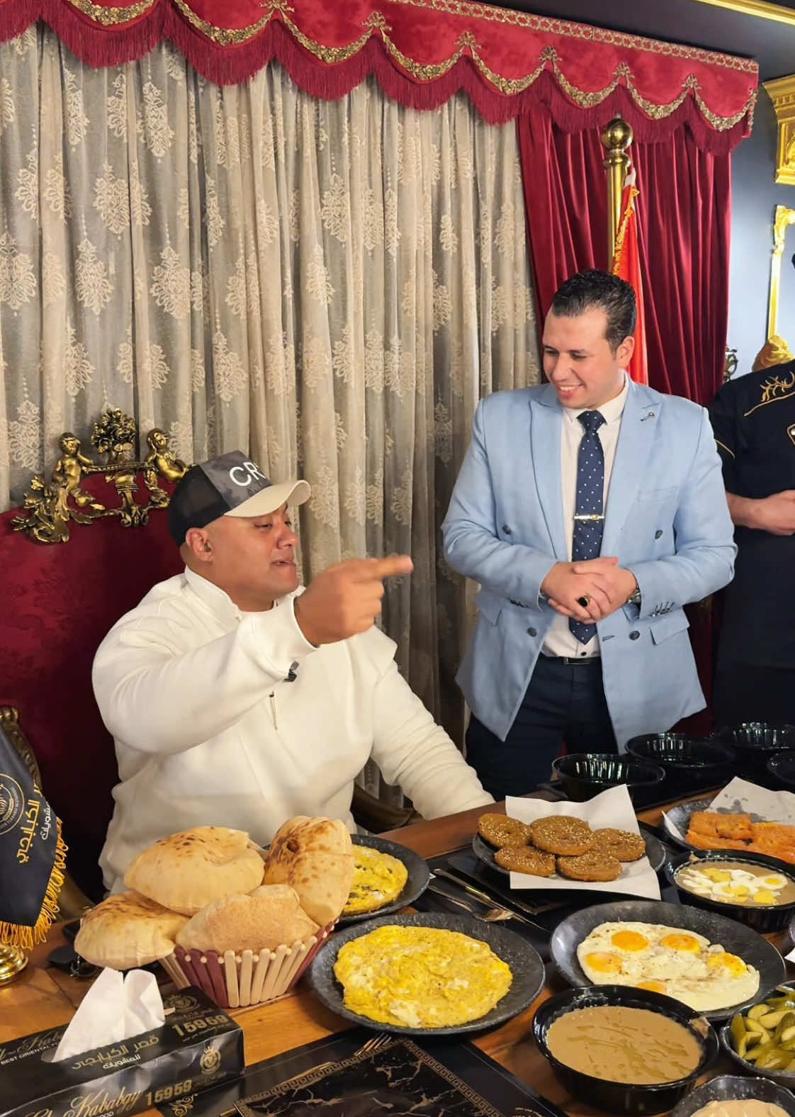 الكلام ده على وجع قلب 😂 نورنا فى قصر الكبابجي جيار مصر / تامر الجيار ❤️👑  و اتشرفنا بضيافته و خدمته ❤️  قصر الكبابجي .. قصر المشاهير ✅