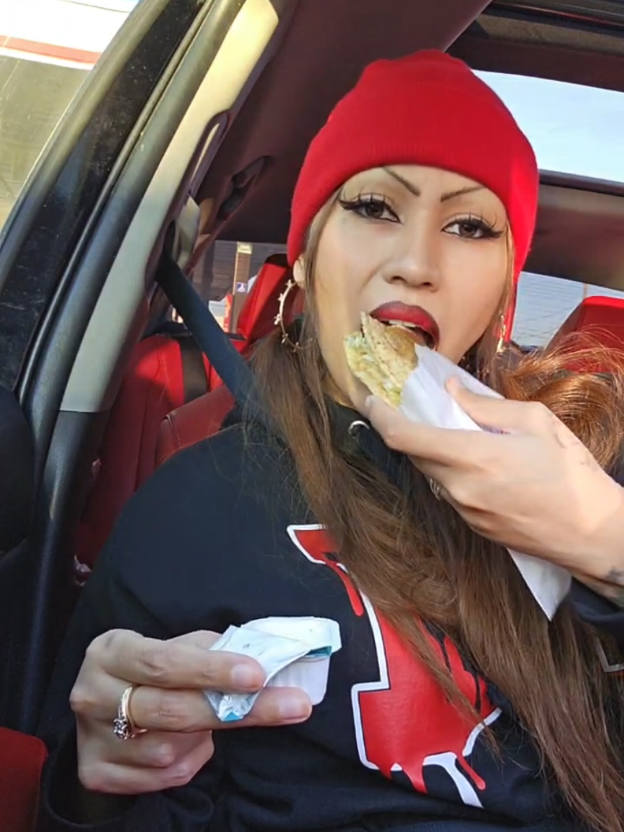 Jack In the Box 🌮  #jackingthebox #tacos #fastfood #buttermilk #bigback #homegirl #chicana #latina #backintheday #donuts #dip #aftertheclub #kickbacks #ranch 