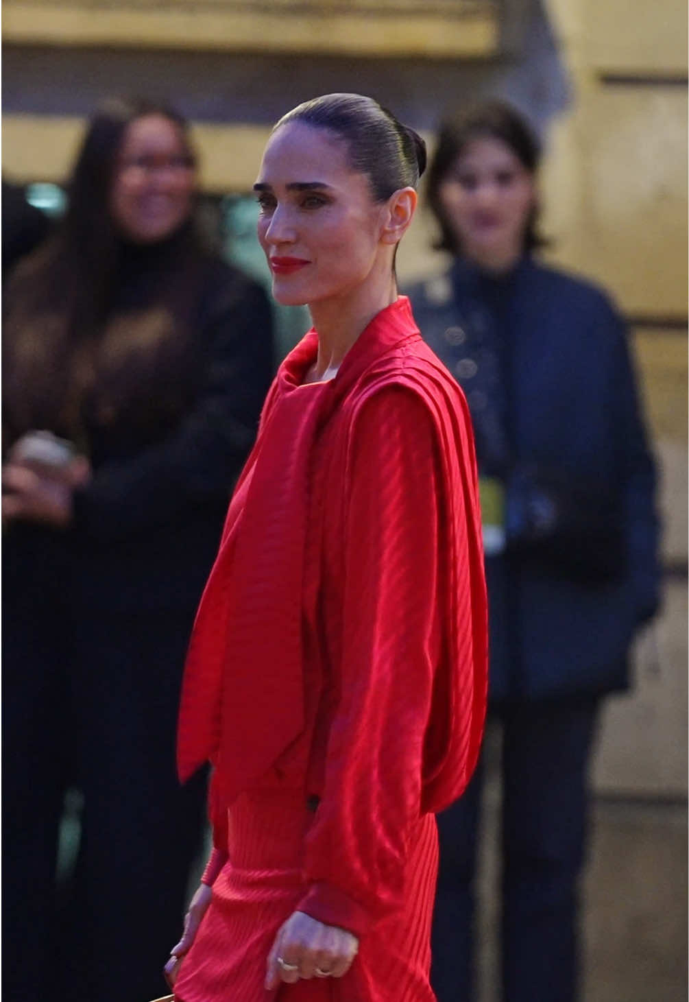 #jenniferconnelly arriva allo show autunno/inverno 2025-2026 di #louisvuitton